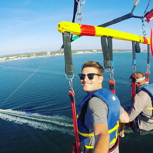 a small boat in a body of water